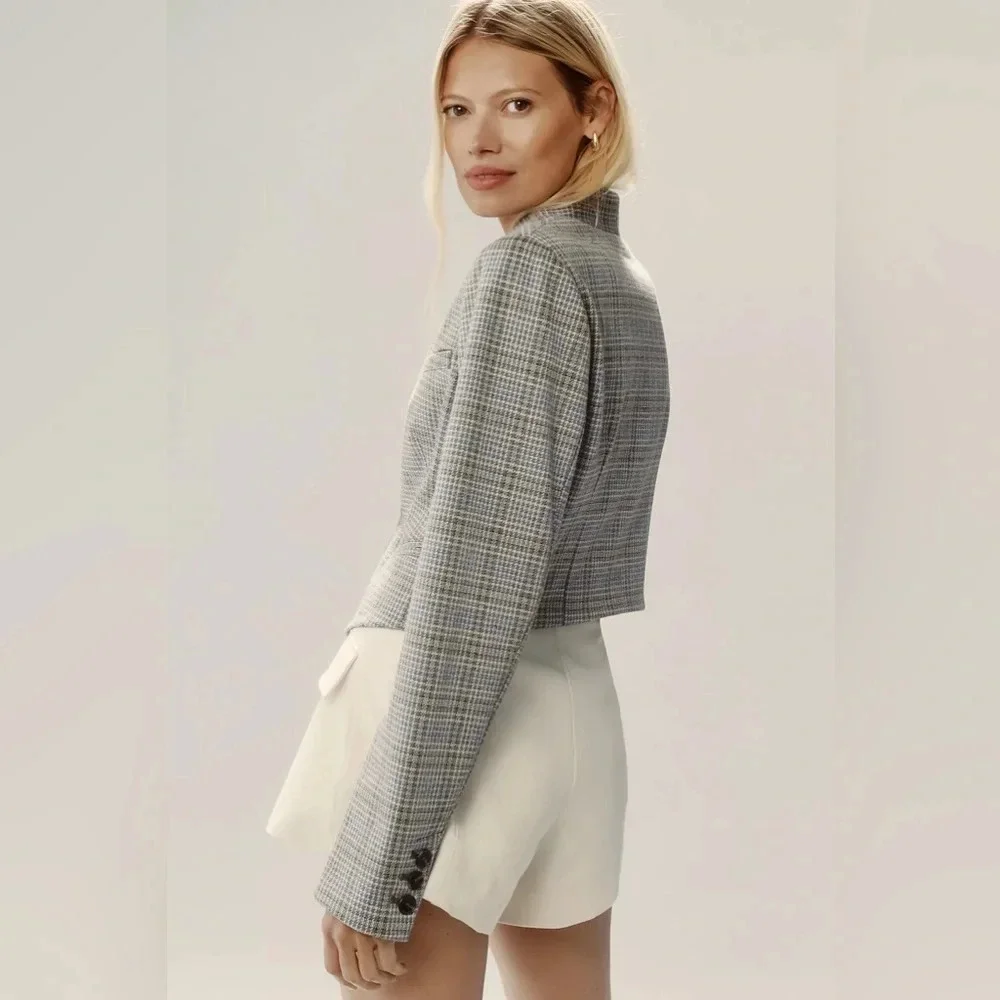 By Anthropologie Cropped Knit Tuxedo Blazer in Grey Motif - Picture 4 of 4